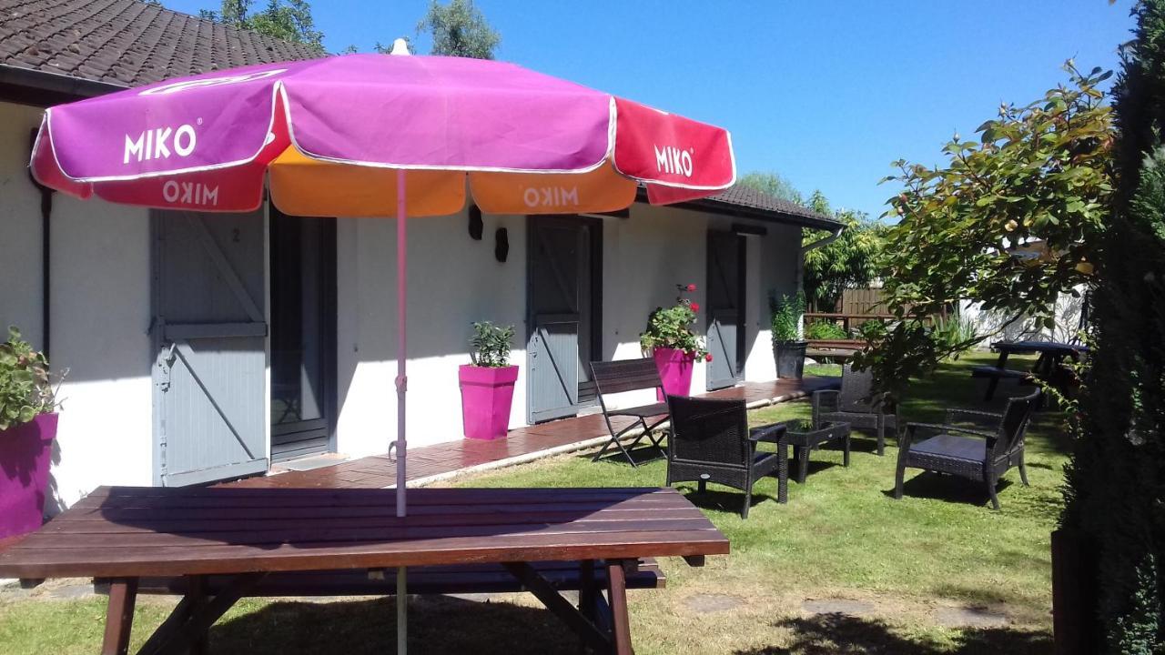 Bed and Breakfast Les Garennes Favières Exterior foto