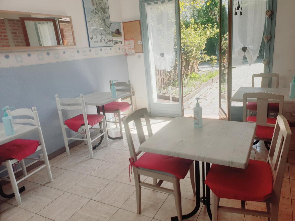 Bed and Breakfast Les Garennes Favières Exterior foto